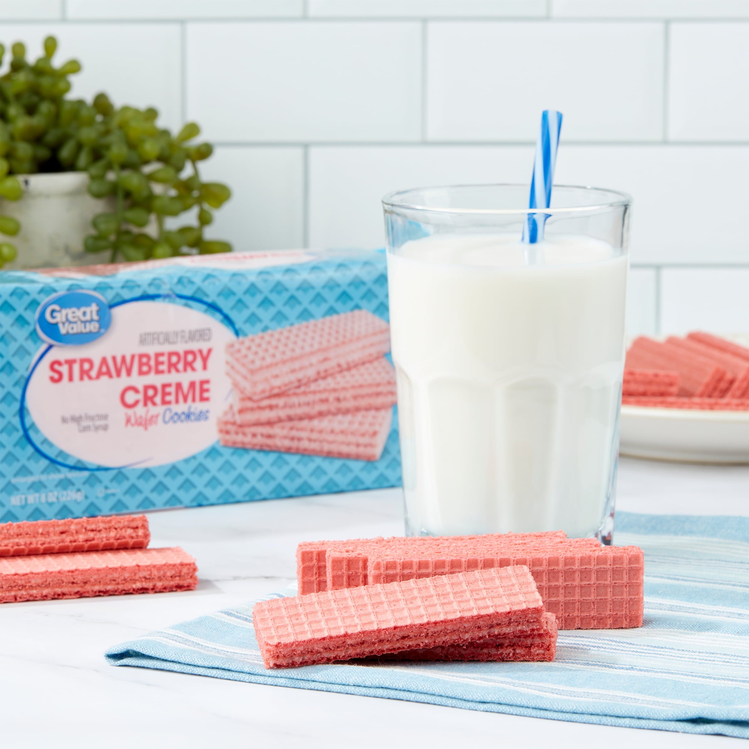 Strawberry Creme Wafer Cookies 8 Oz 1 Count Great Value