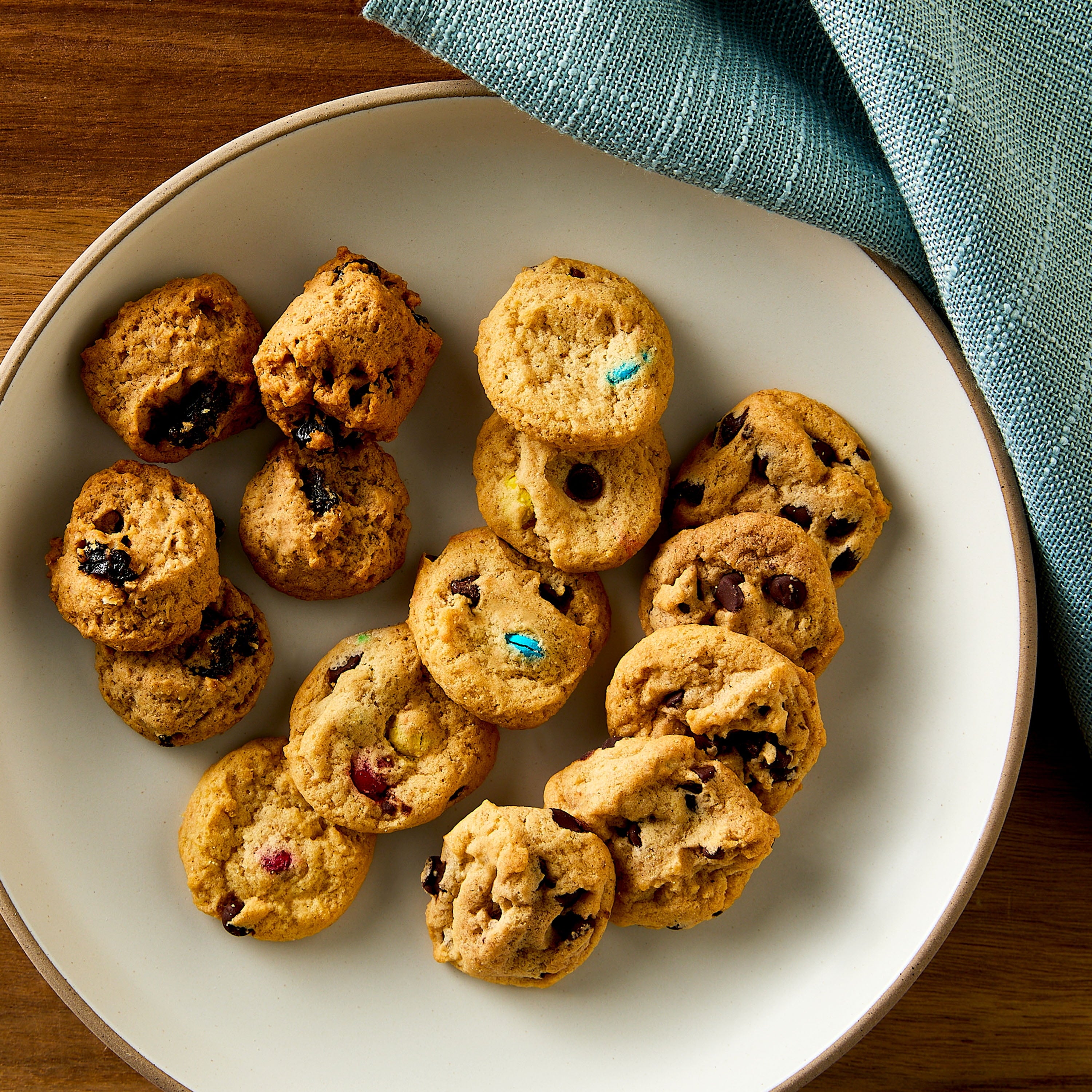 Assorted Mini Bakery Cookies 21 Oz 84 Count Freshness Guaranteed