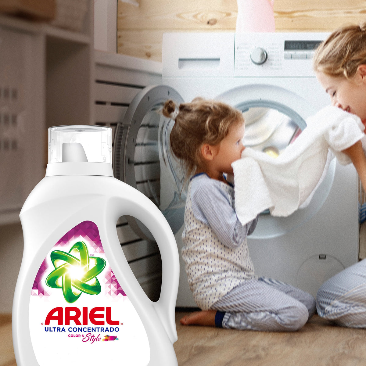 Ariel Ultra Concentrated Color & Style Liquid Laundry Detergent Original Scent 81 fl oz 61 Loads