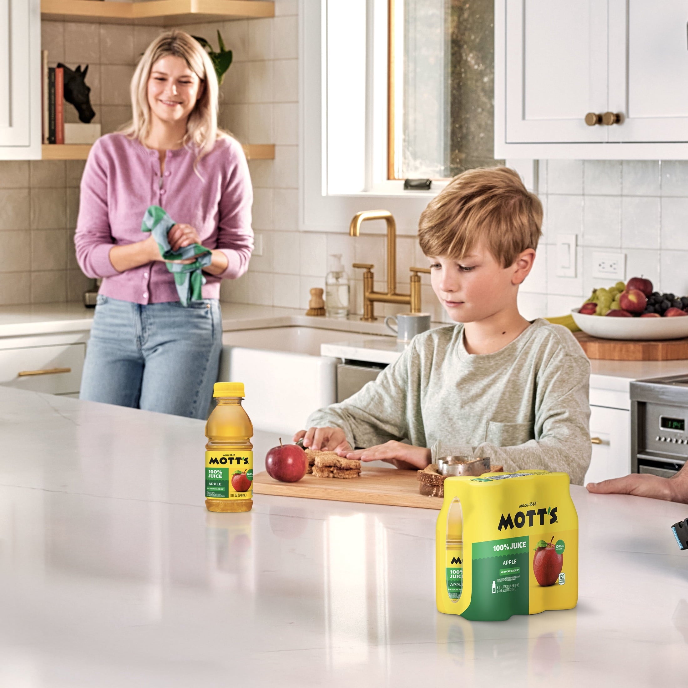 Mott's 100% Apple Juice Pulp-Free 8 fl oz 6 Count Bottles