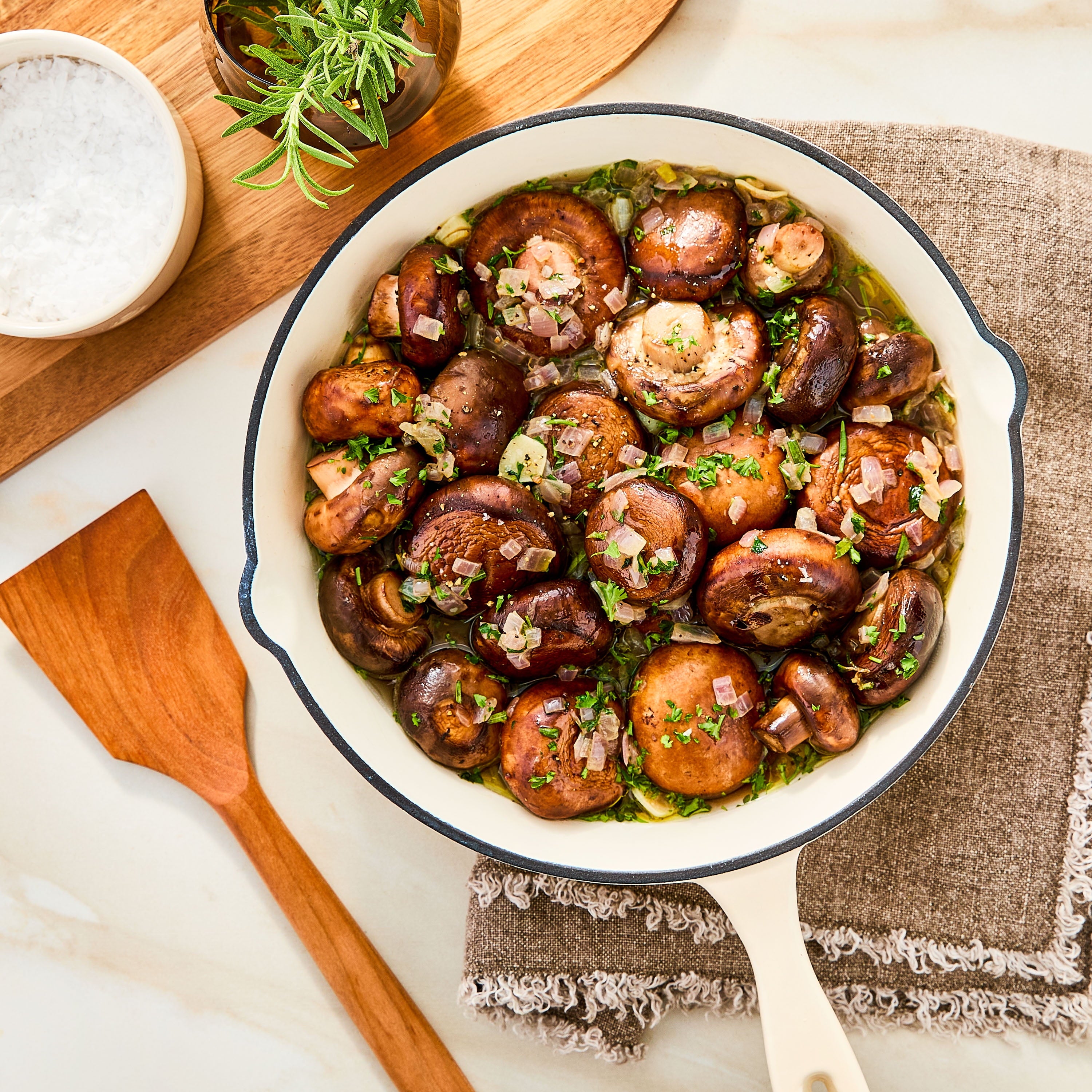 Fresh Whole Brown Mushrooms 8 Oz