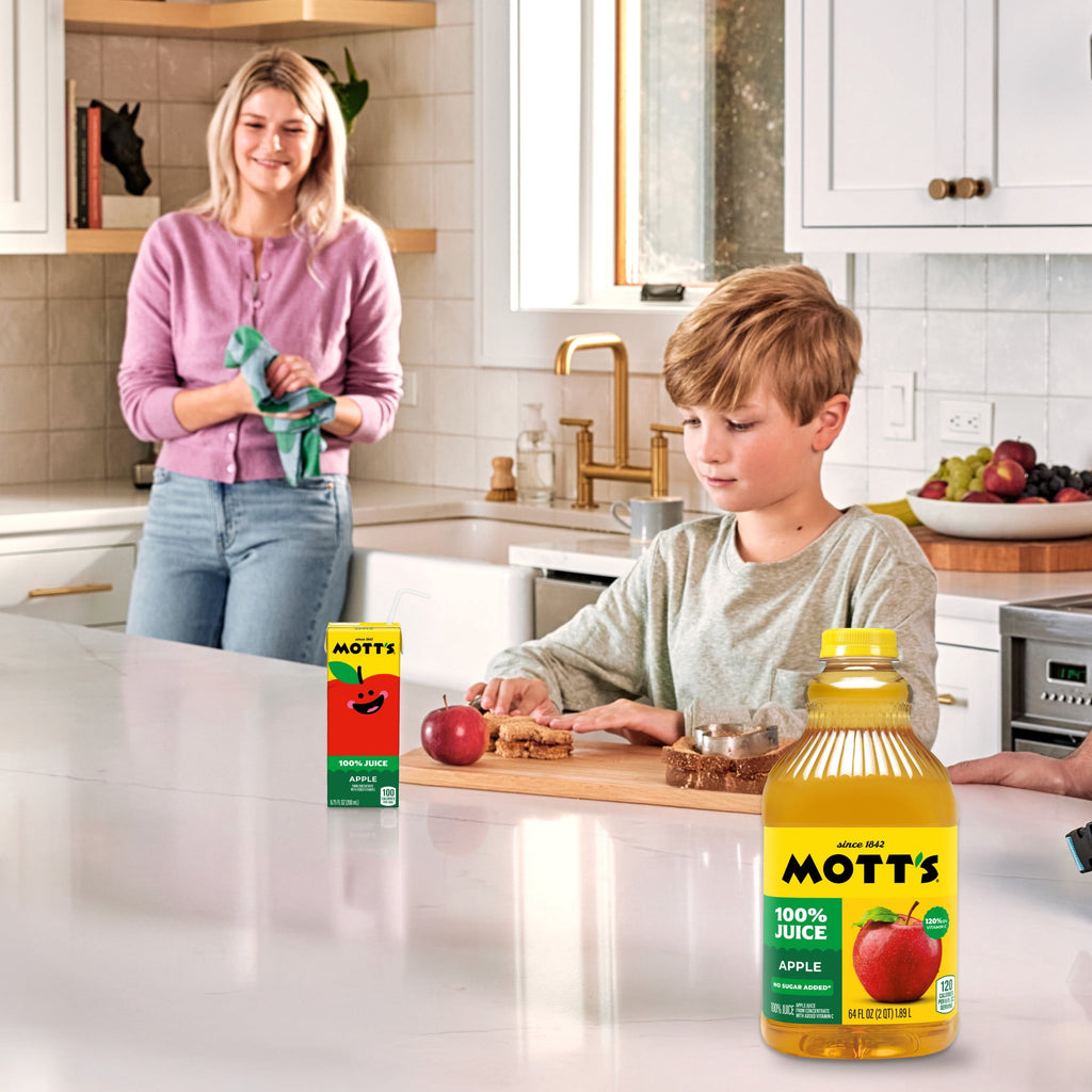 Mott's 100% Apple Juice Pulp-Free 64 fl oz Bottle