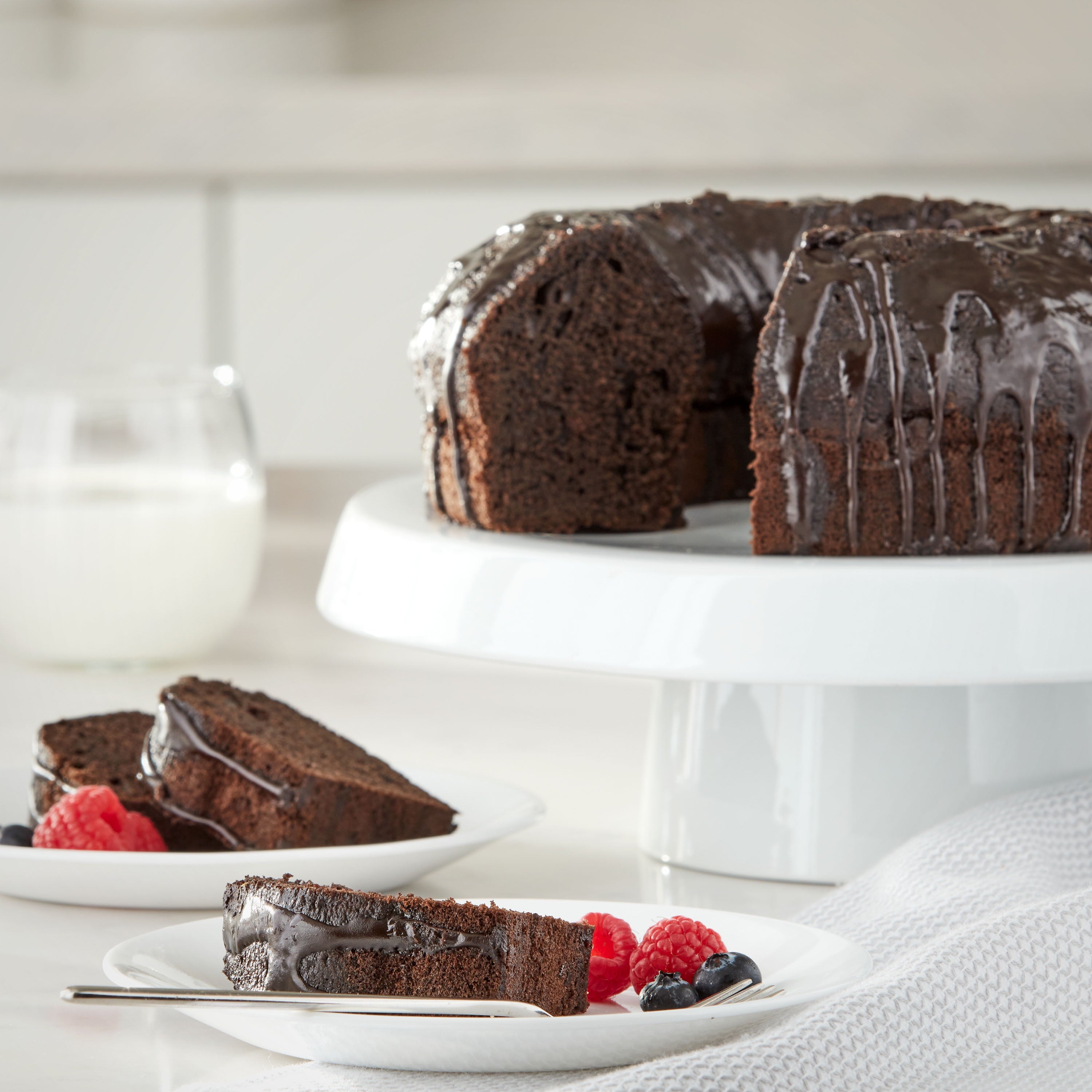 Chocolate Fudge Creme Cake 28 Oz Marketside
