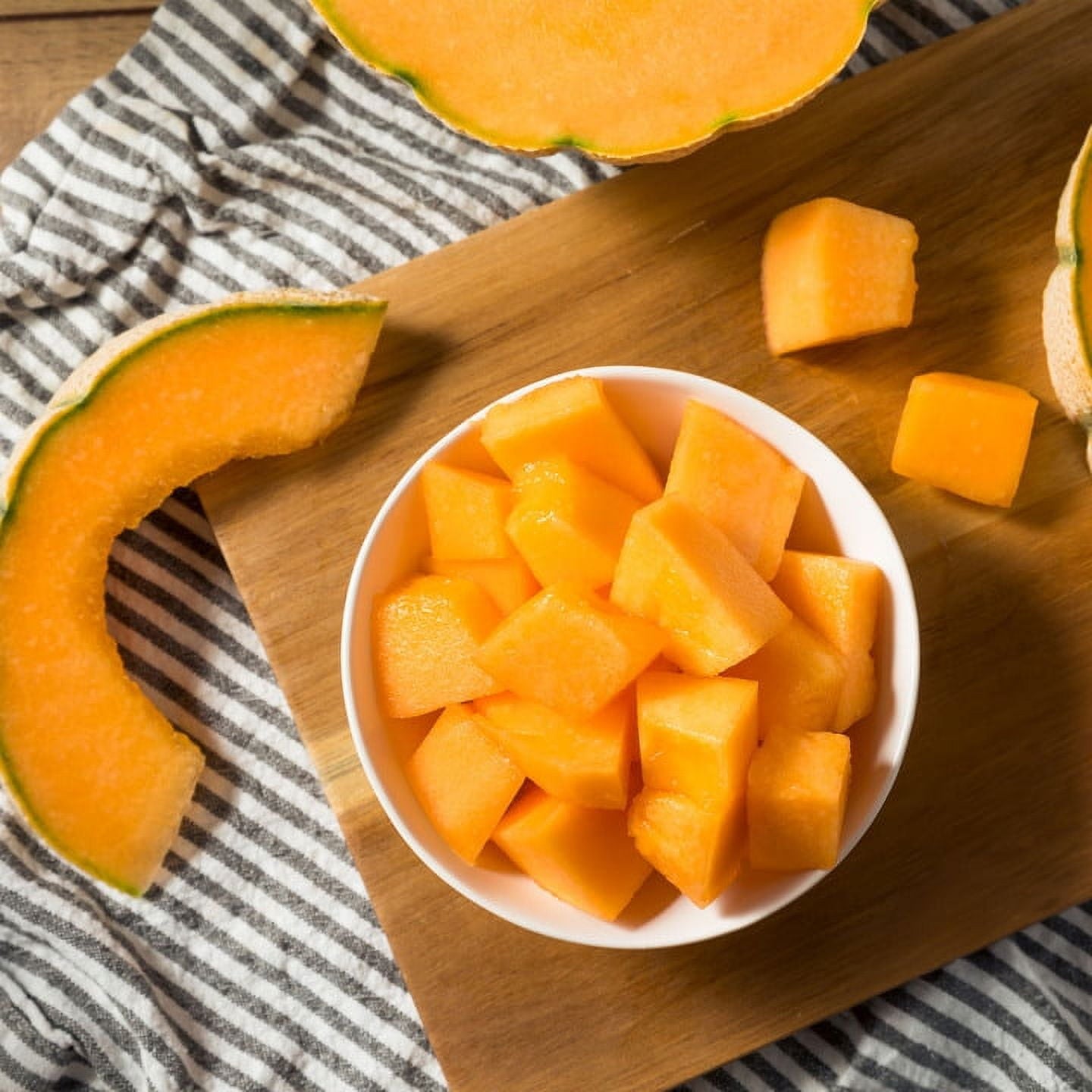Fresh Cut Cantaloupe Chunks 16 Oz Tray