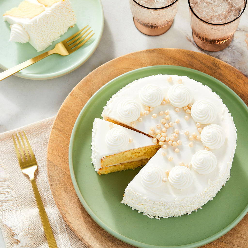 White Cake with Vanilla Buttercreme Icing 33 Oz Freshness Guaranteed