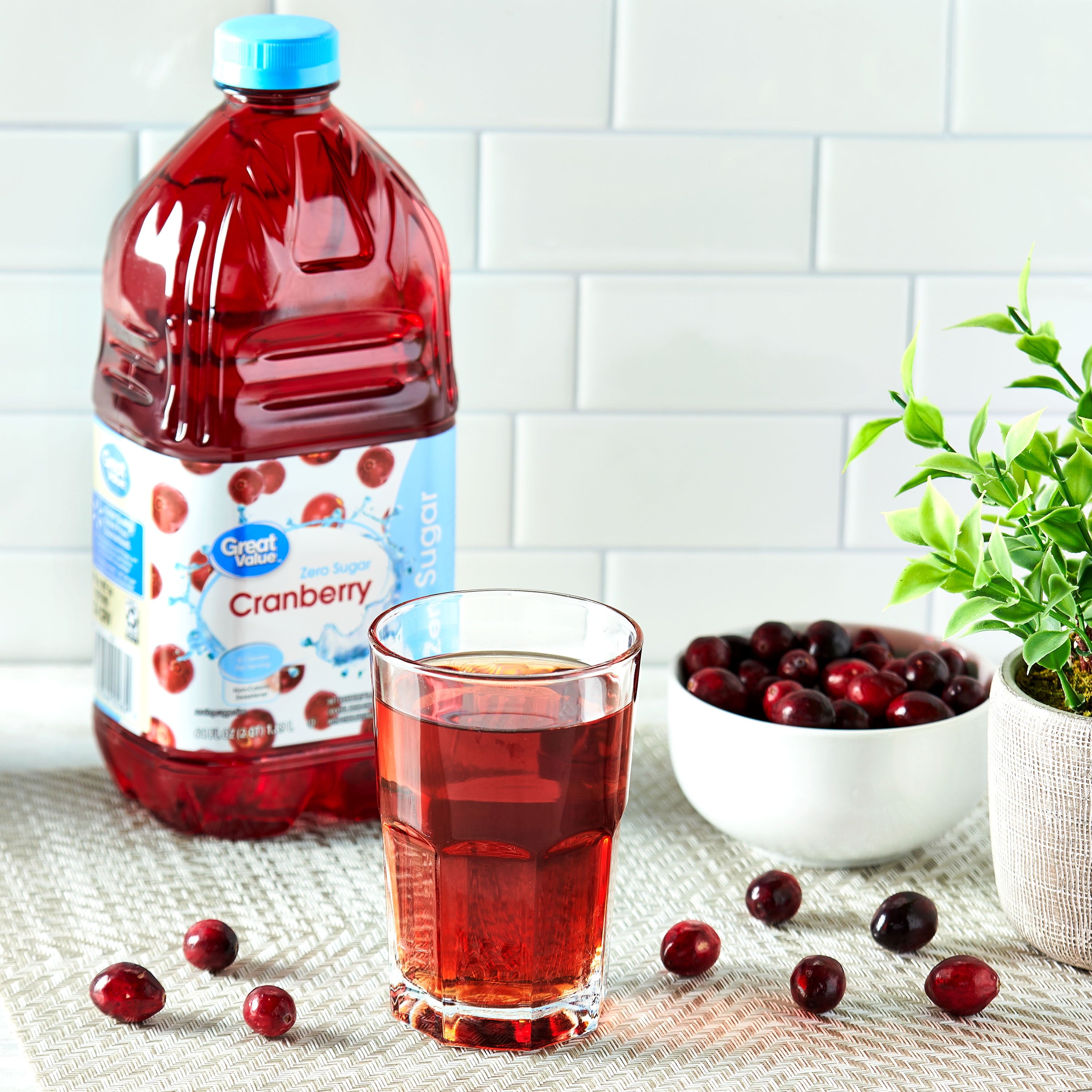 Great Value Zero-Sugar Cranberry Juice Cocktail 64 fl oz Bottle